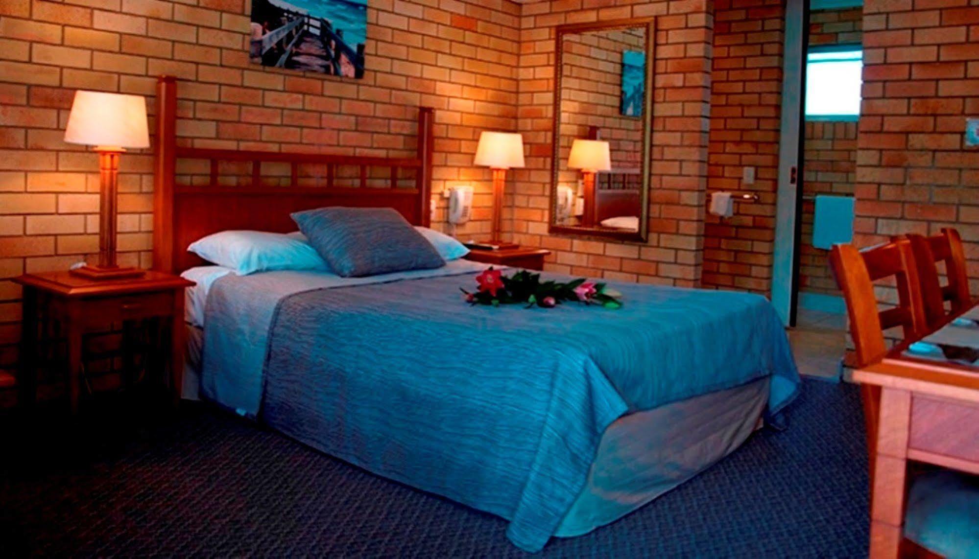 Pacific Paradise Airport Motel Extérieur photo